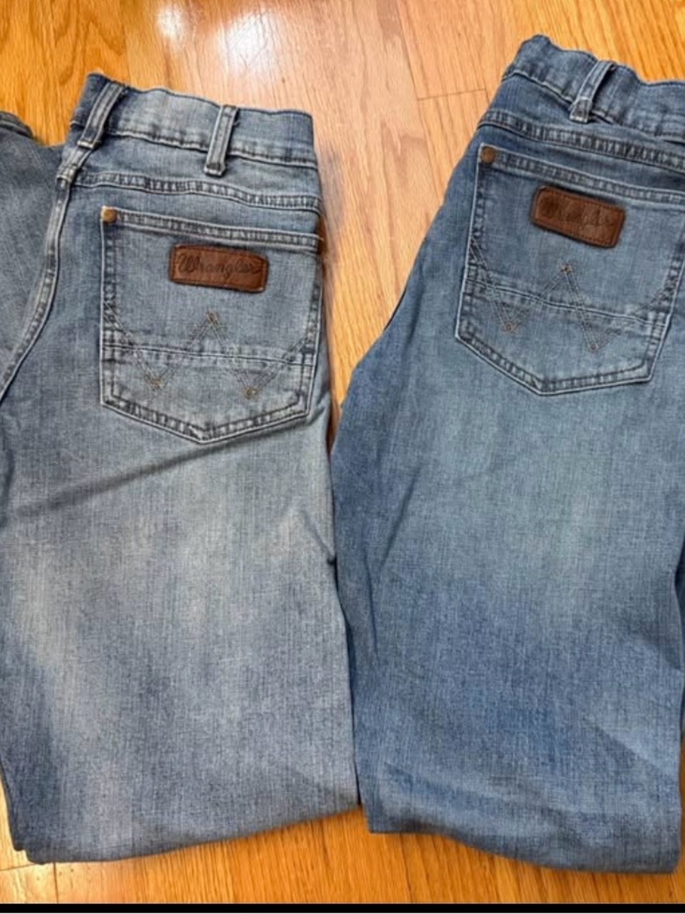 2 Pairs Wrangler Men's Retro slim bootcut Light and Medium Blue
